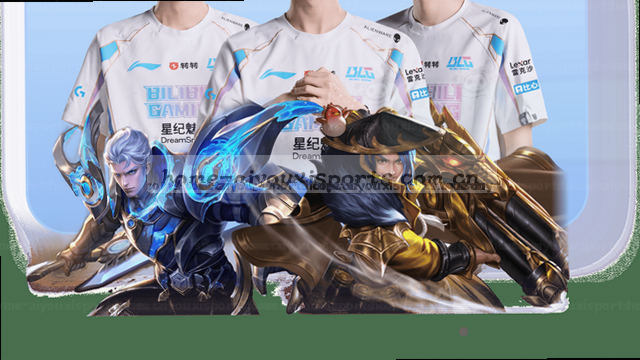 1. 安全常在，警惕于心
2. 守护平安，从心开始
3. 防范未然，安全第一
4. 时刻警惕，远离风险